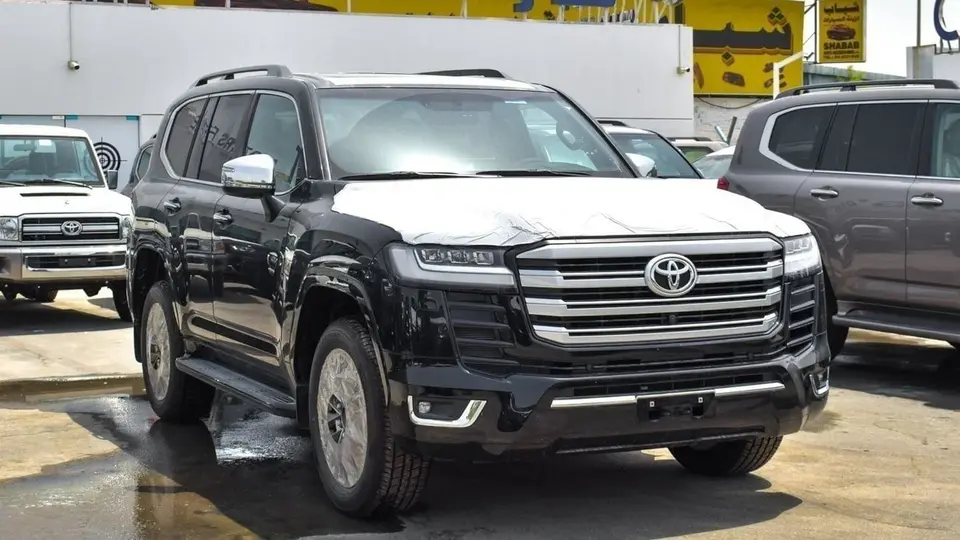 Toyota Land Cruiser VXR 2025