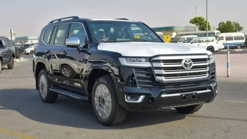 Toyota Land Cruiser VXR 2025