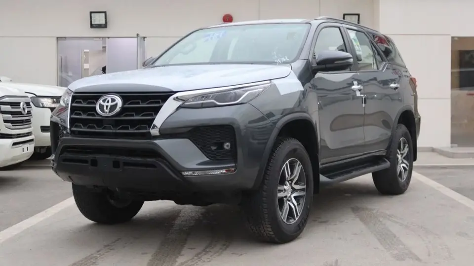 Toyota Fortuner VX2 2024