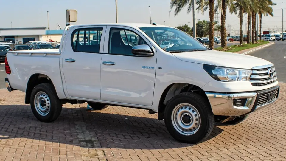Toyota Hilux DLX 2024