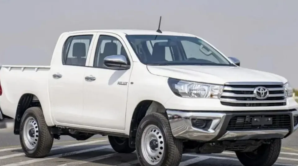 Toyota Hilux DLX 2024