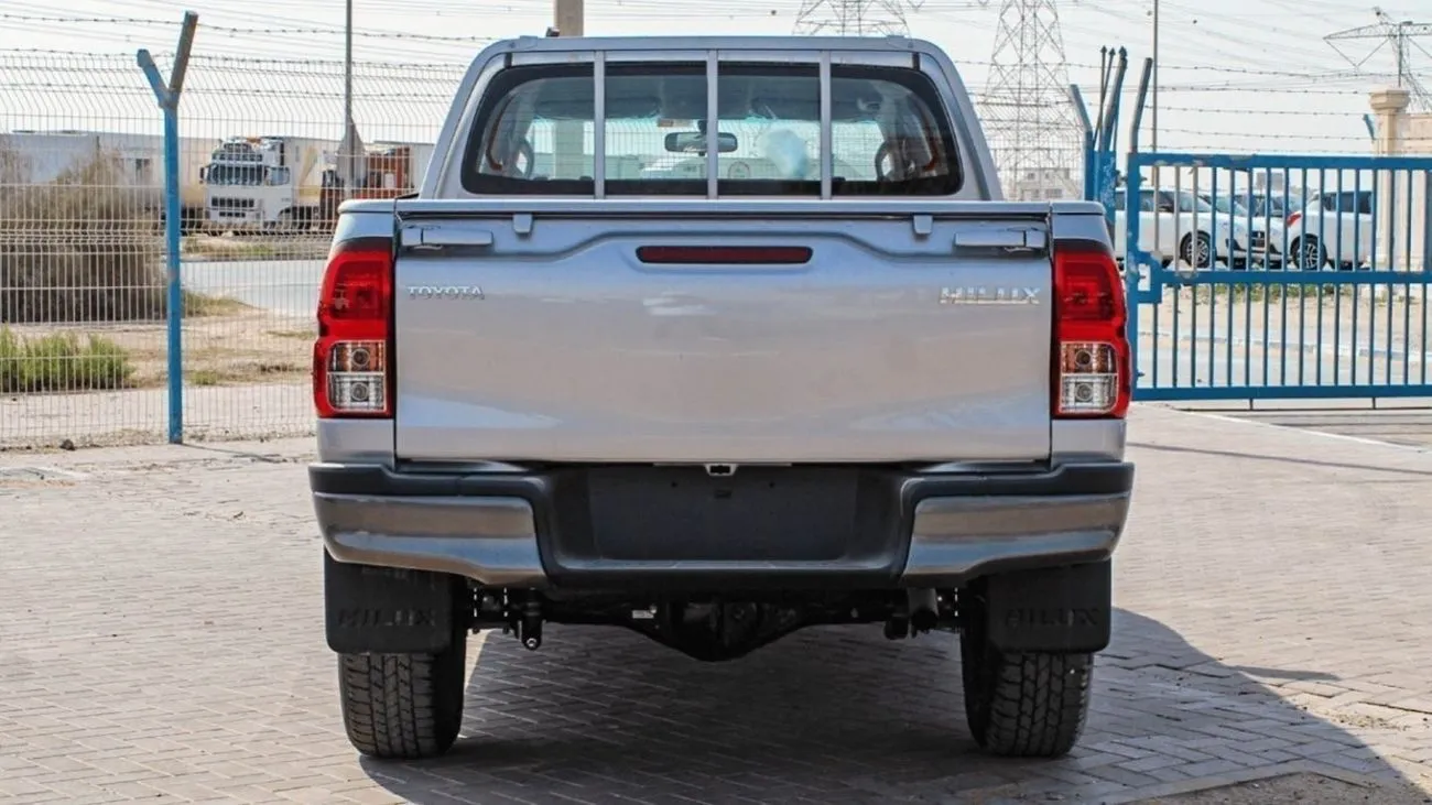 Toyota Hilux DLX 2024 — фото 4