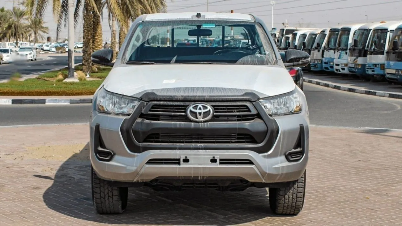 Toyota Hilux DLX 2024 — фото 3