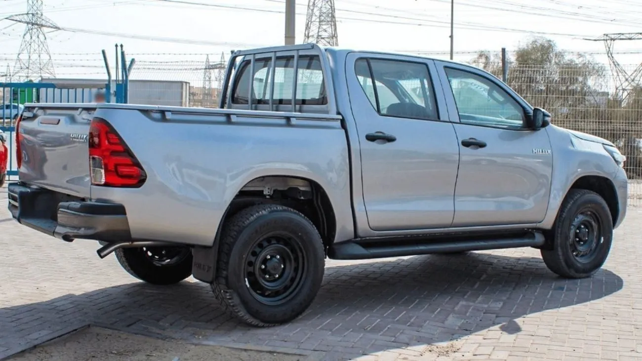 Toyota Hilux DLX 2024 — фото 6