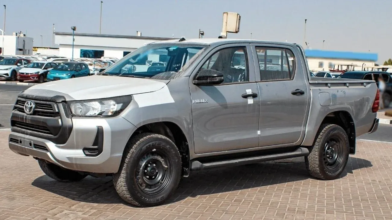 Toyota Hilux DLX 2024