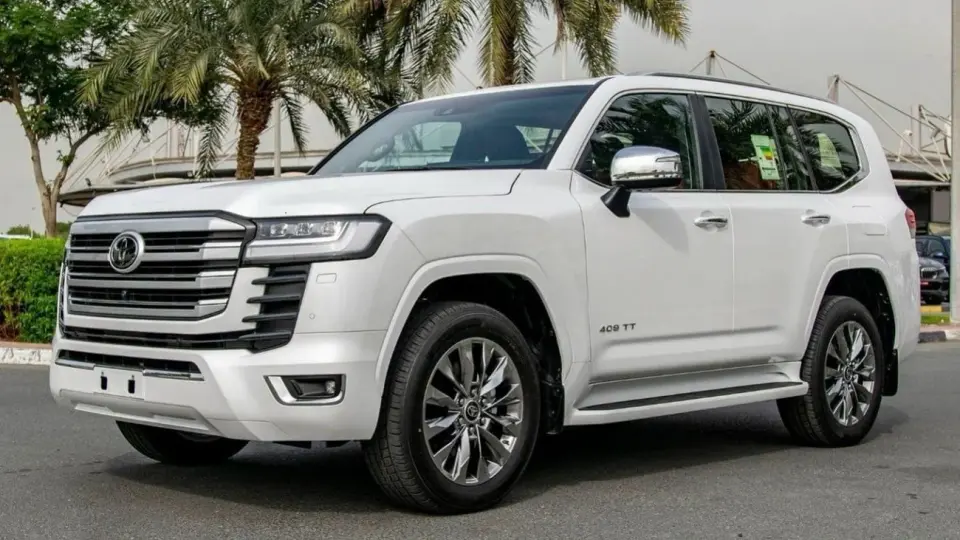 Toyota Land Cruiser VXR 2025