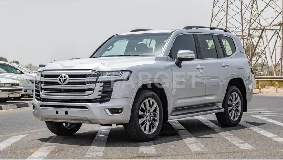 Toyota Land Cruiser VXR 2025