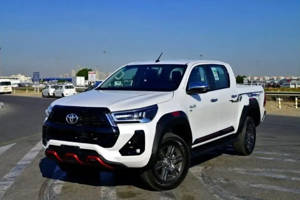 Toyota Hilux TRD 4.0L PETROL 2025