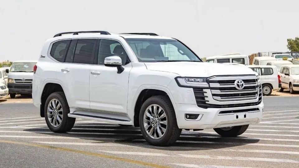 Toyota Land Cruiser VXR 2025