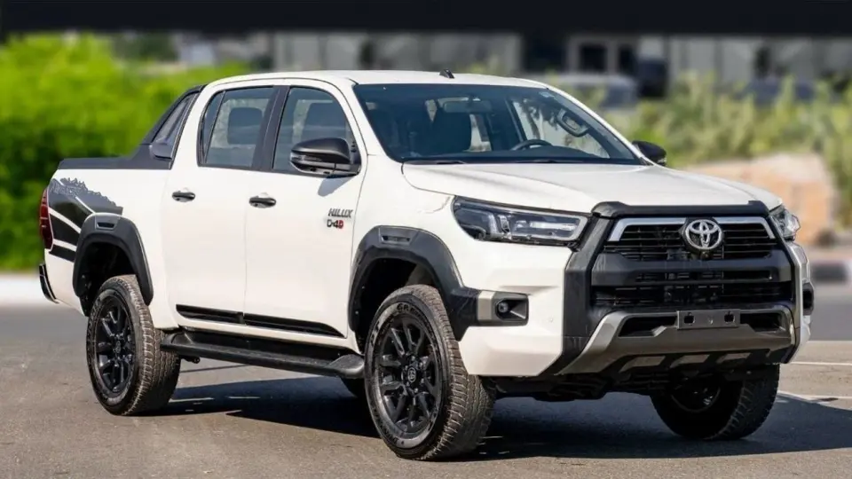 Toyota Hilux ADVENTURE 2024