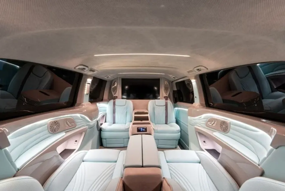 Mercedes-Benz V300 AVANTGARDE 2026