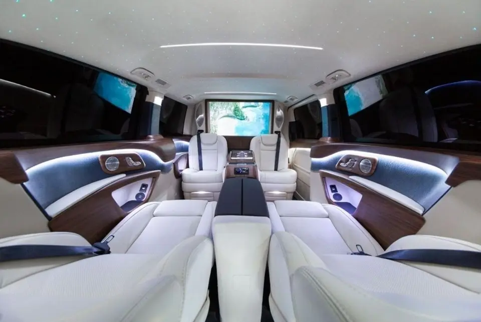 Mercedes-Benz V300 AVANTGARDE 2026