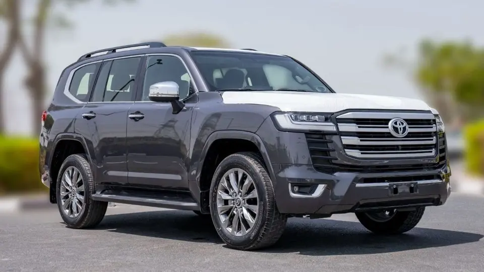 Toyota Land Cruiser VXR 2025