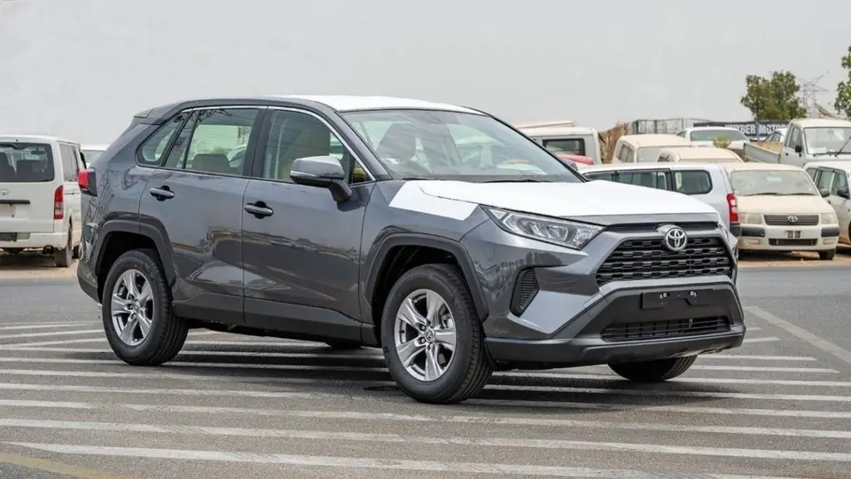 Toyota RAV4 LE 2024