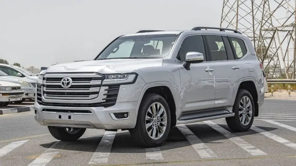 Toyota Land Cruiser VXR 2025