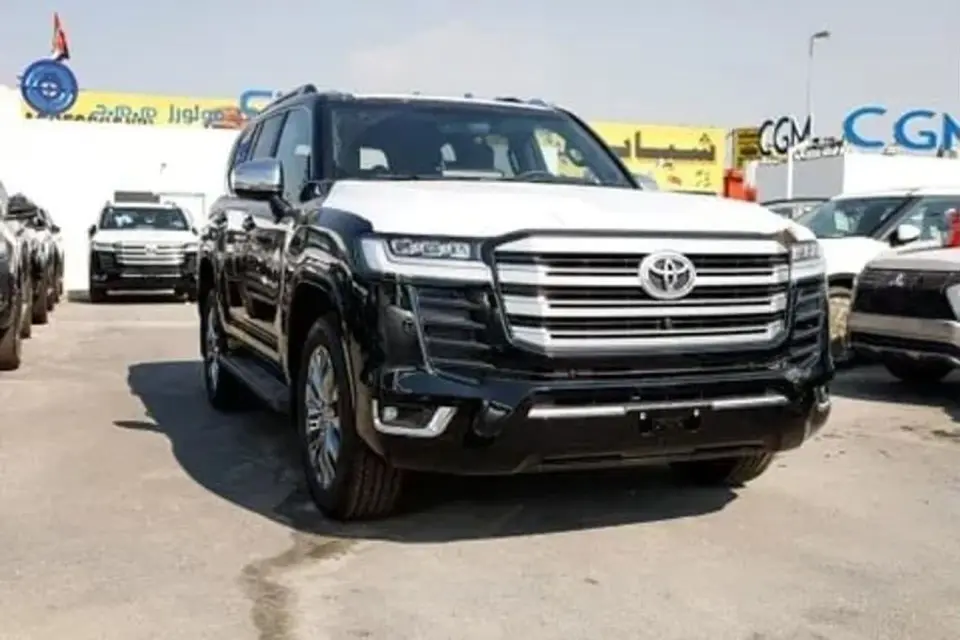 Toyota Land Cruiser VXR 2025