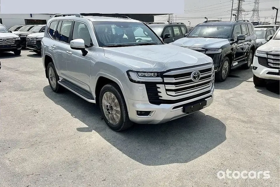 Toyota Land Cruiser VXR 2025