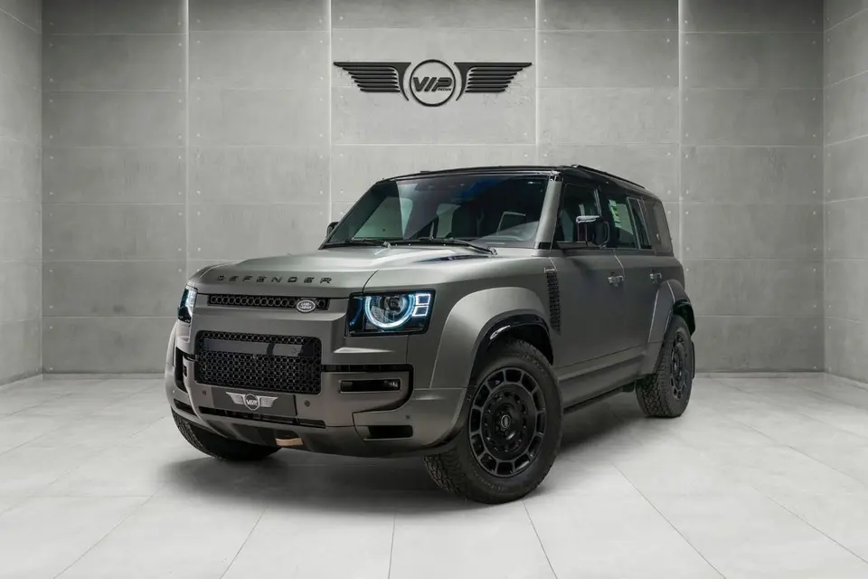 Land Rover Defender 2025