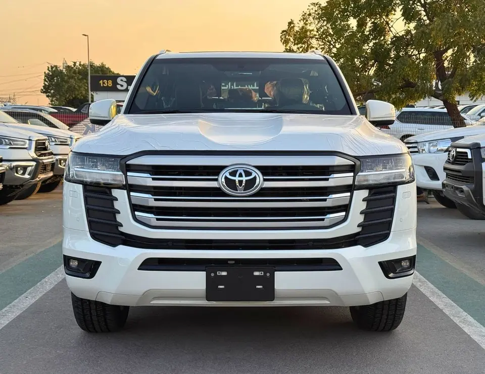 Toyota Land Cruiser GXR 2025