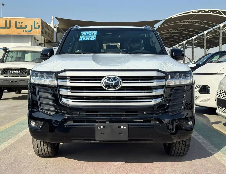 Toyota Land Cruiser GXR 2025