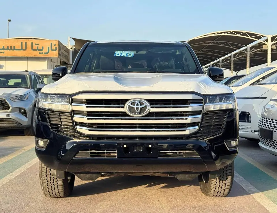 Toyota Land Cruiser GXR 2025