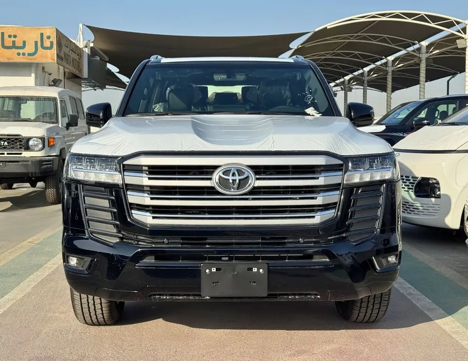 Toyota Land Cruiser GXR 2025