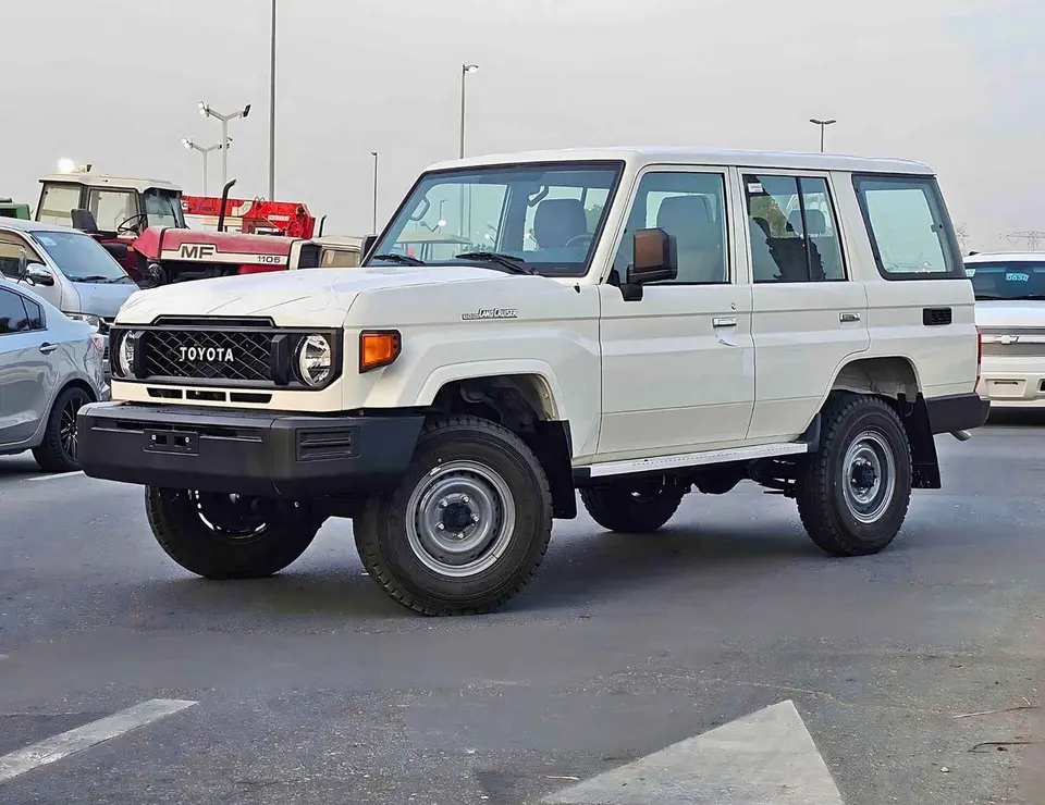Toyota Land Cruiser 70 LC76 DX 2025