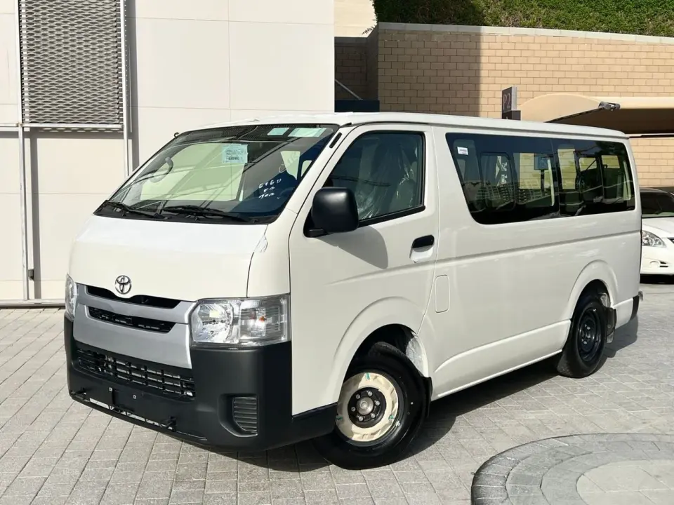 Toyota Hiace DLS - STANDARD ROOF 2025