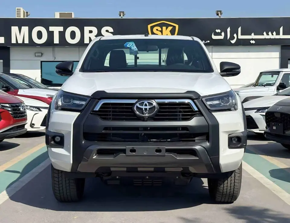 Toyota Hilux ADVENTURE 2025