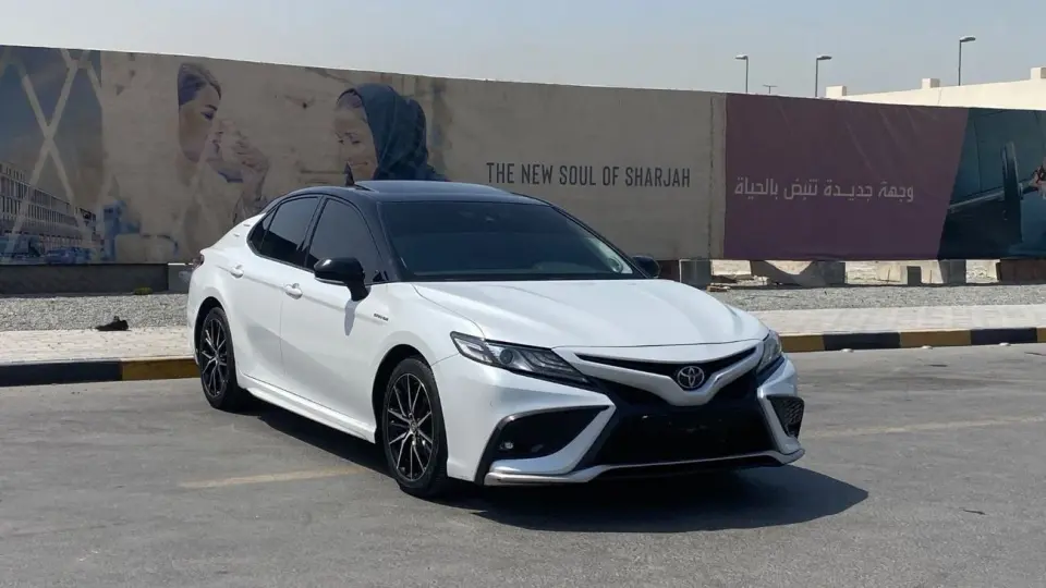 Toyota Camry GRANDE HEV 2021