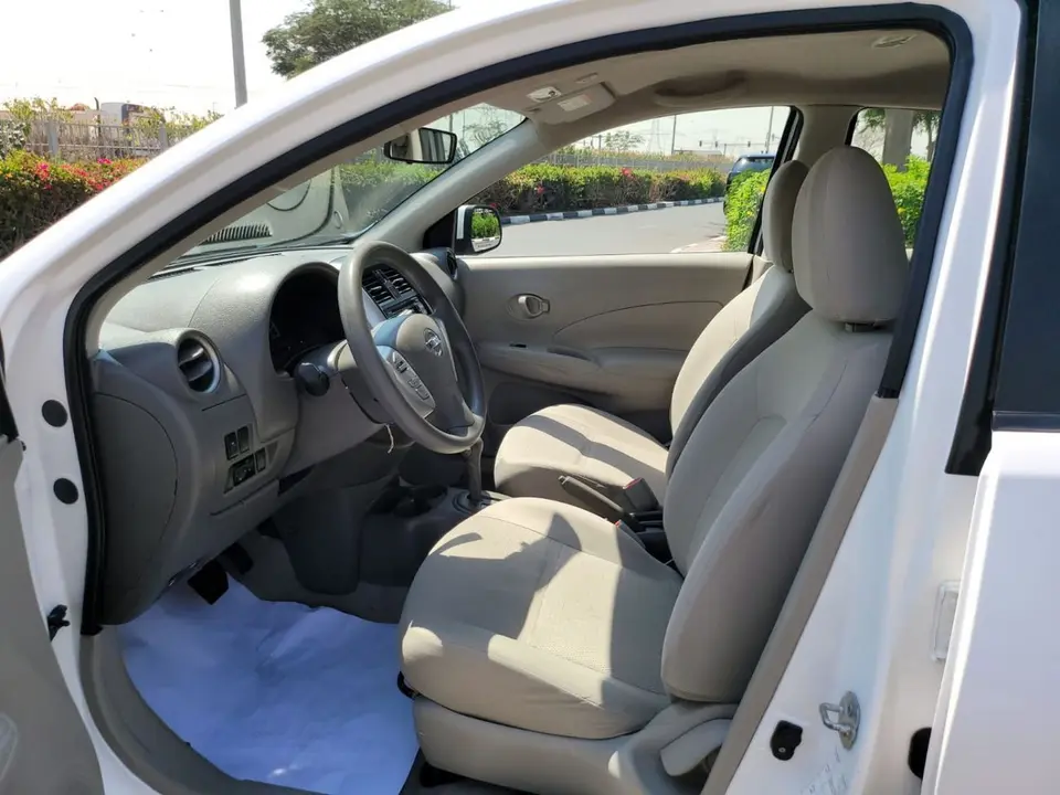 Nissan Sunny SV 2022