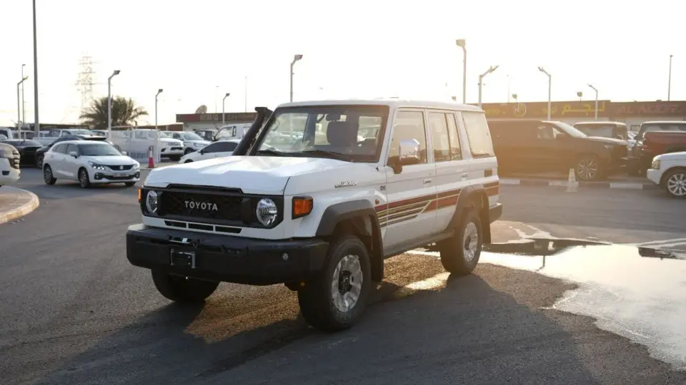 Toyota Land Cruiser VXR 2025