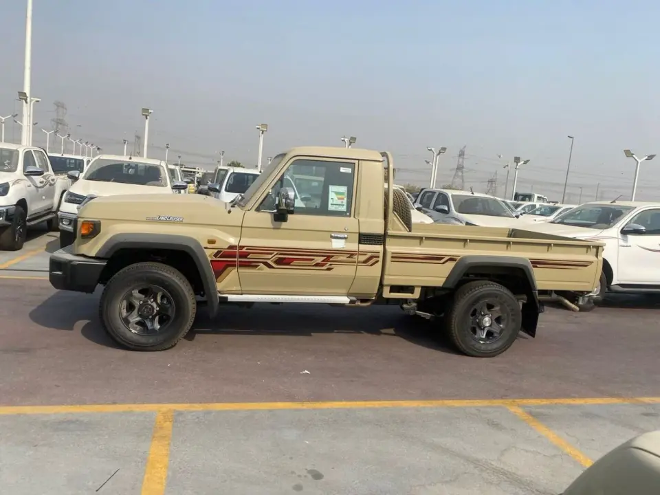 Toyota Land Cruiser Pick Up LX 4.0 MT 2025 ALLOY WHEELS OVERFENDER 2025
