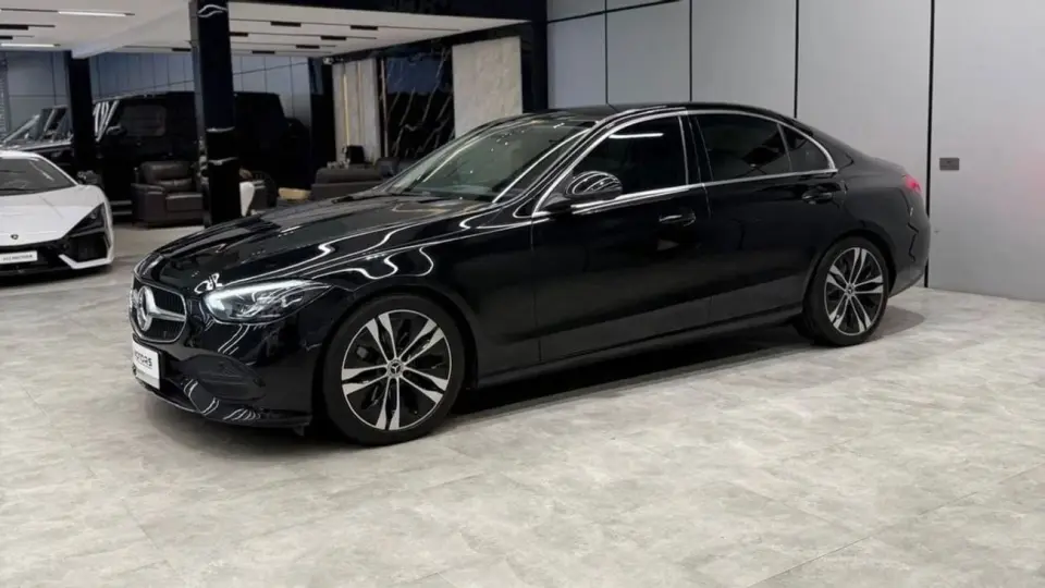 Mercedes-Benz 200 AMG 2023