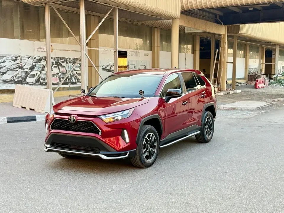 Toyota RAV4 XLE 2025