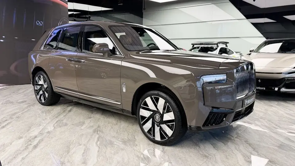 Rolls-Royce Cullinan STANDARD 2025