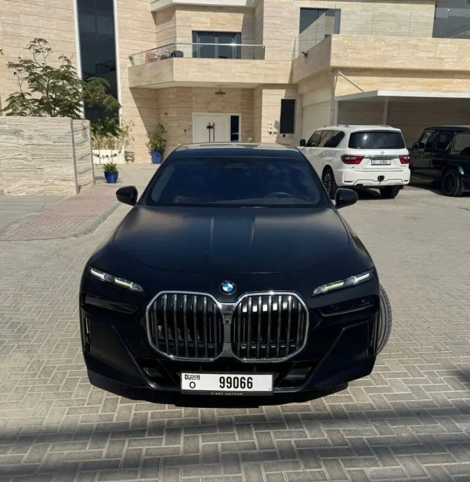BMW 760i xDRIVE M SPORT 2023