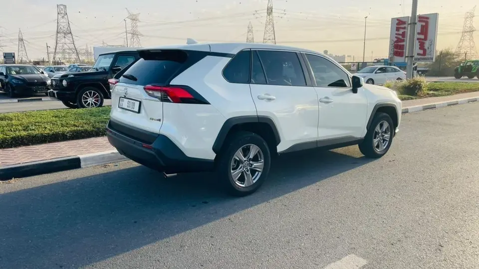 Toyota RAV4 EX 2023