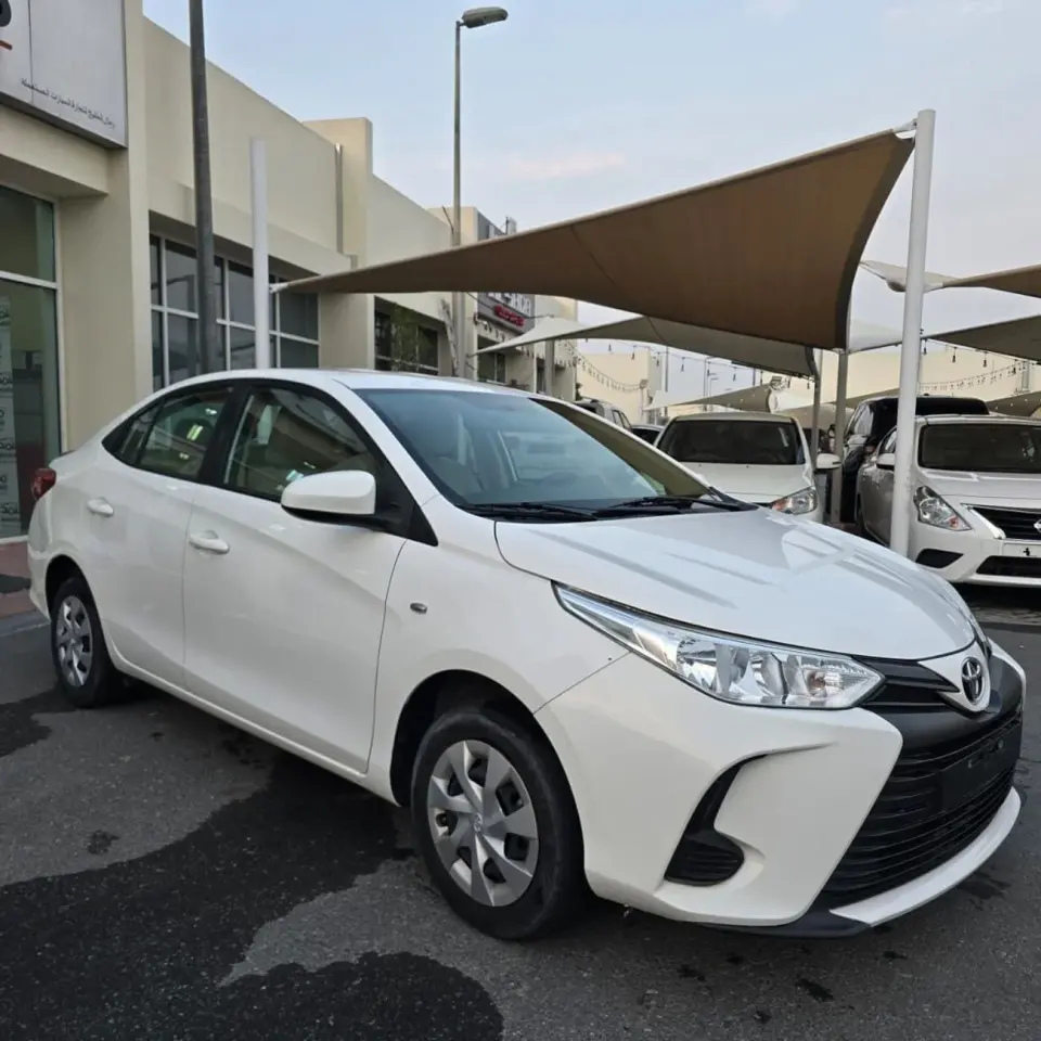 Toyota Yaris E 2022