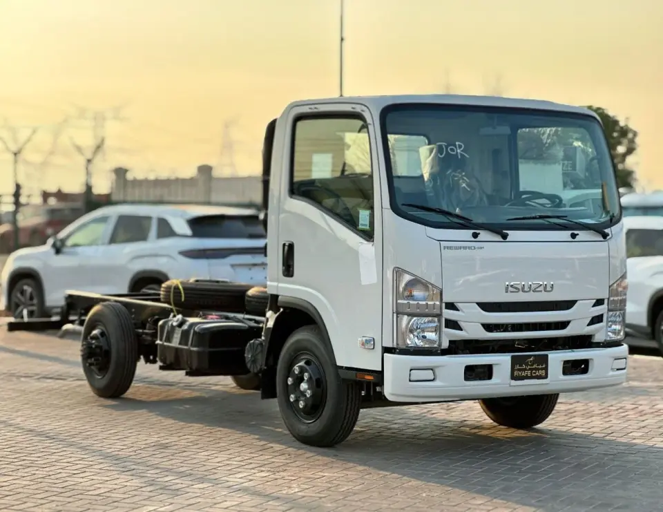Isuzu NPR 85 2025