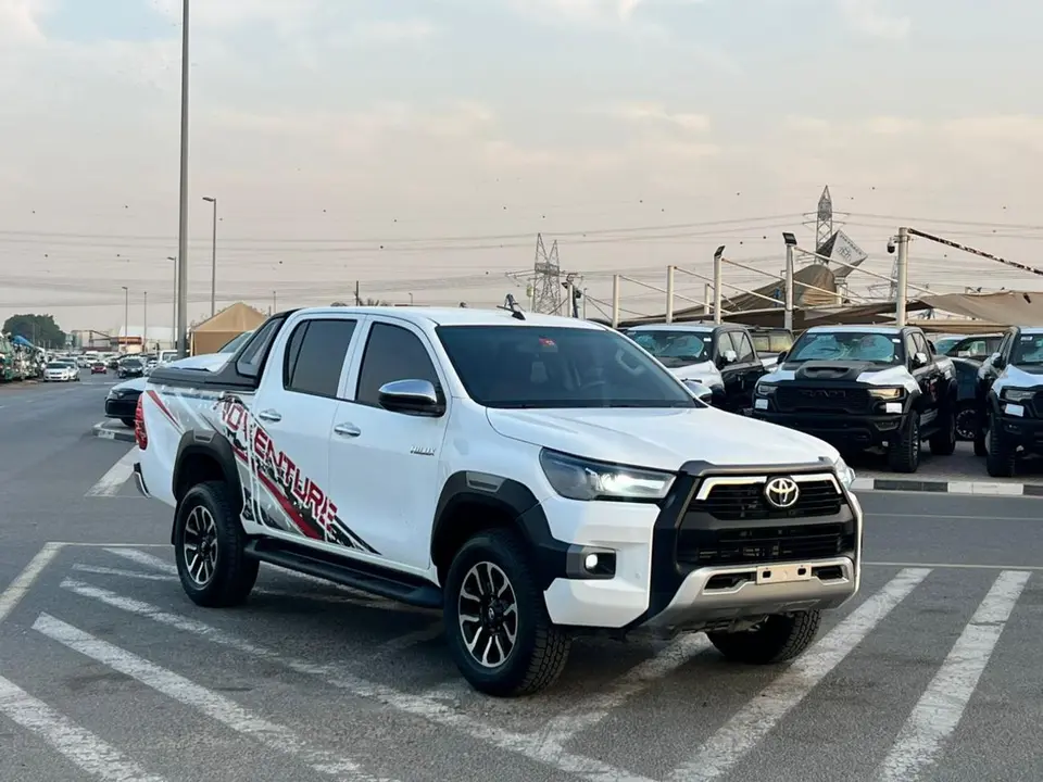 Toyota Hilux ADVENTURE 2022
