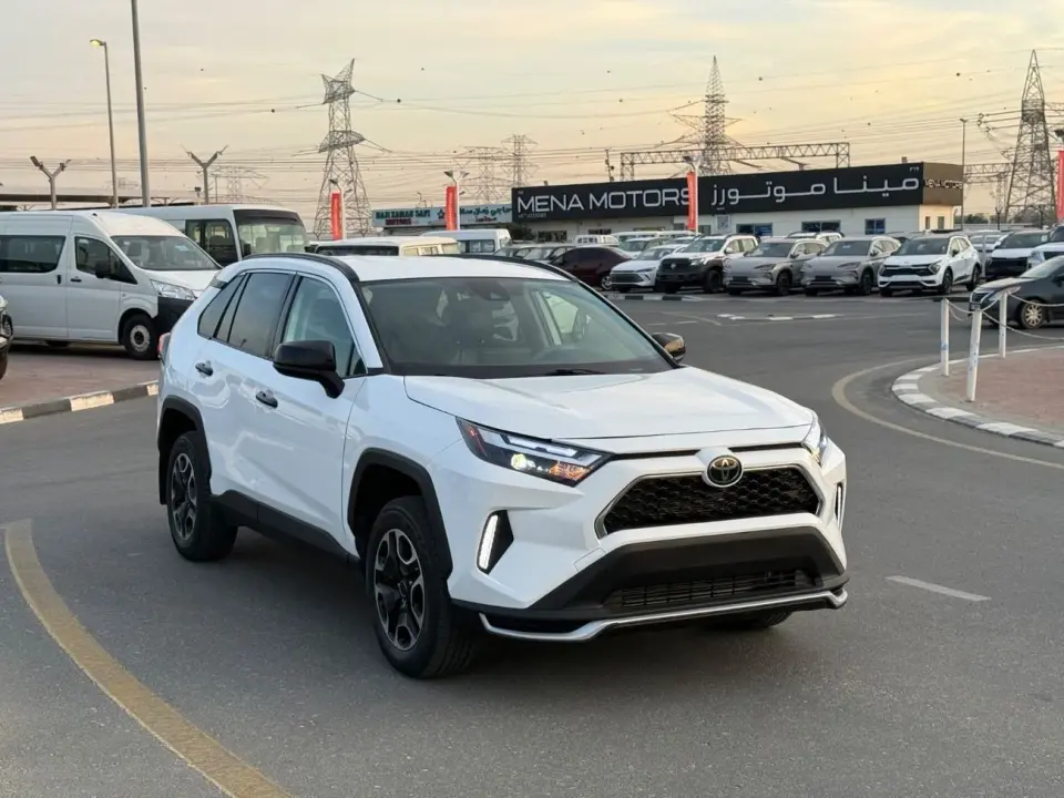 Toyota RAV4 LE 2021