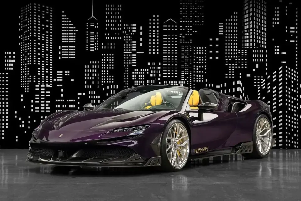 Ferrari SF90 SPIDER 2025