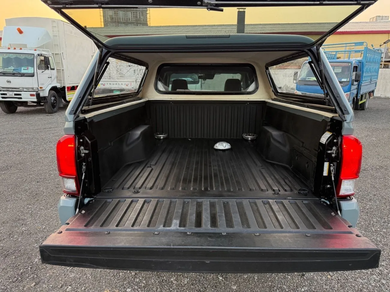 Toyota Tacoma SR5 2020 — фото 10
