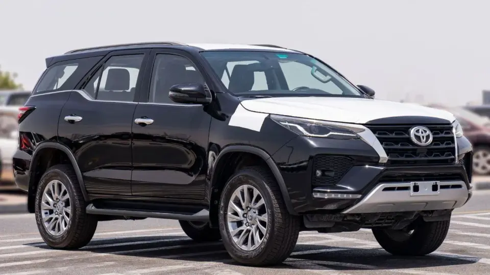 Toyota Fortuner VXR 2025