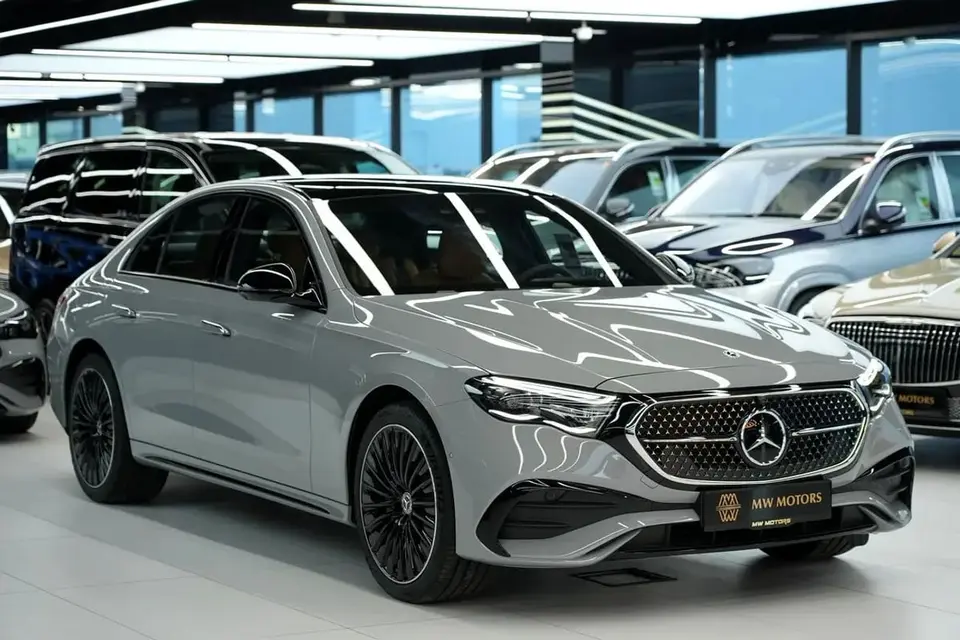 Mercedes-Benz E300 AMG 2026