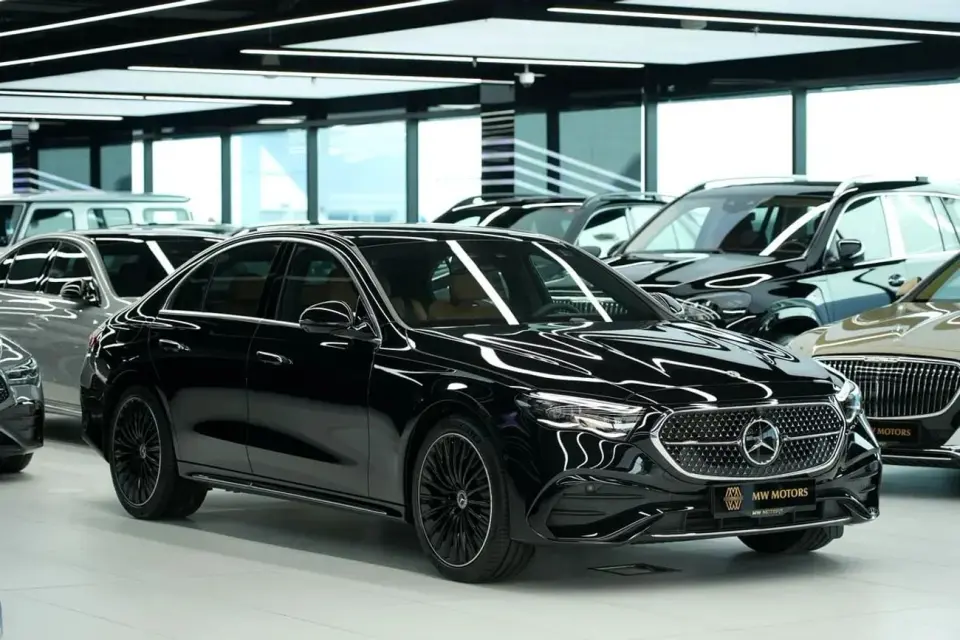 Mercedes-Benz E300 AMG 2026