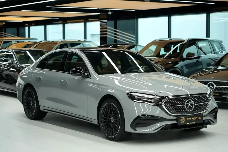 Mercedes-Benz E300 AMG 2026