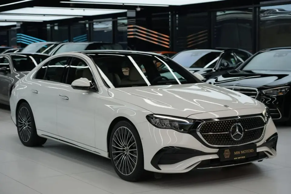Mercedes-Benz E200 STANDARD 2026