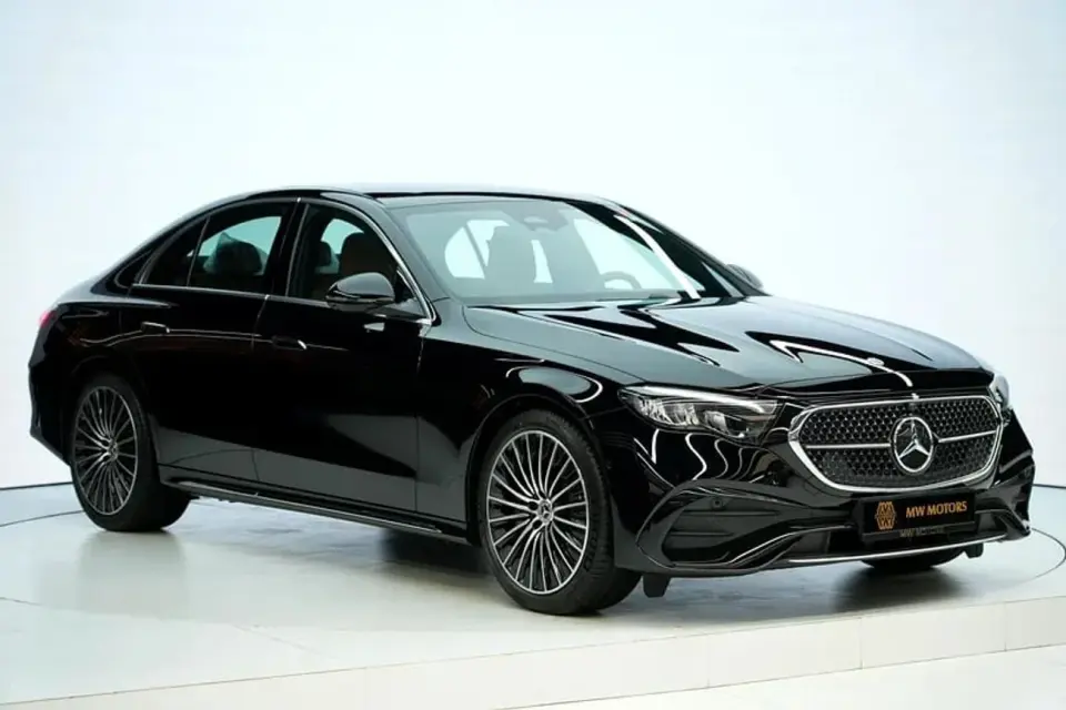 Mercedes-Benz E200 STANDARD 2026